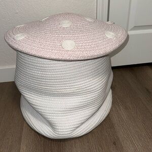 Mushroom storage basket